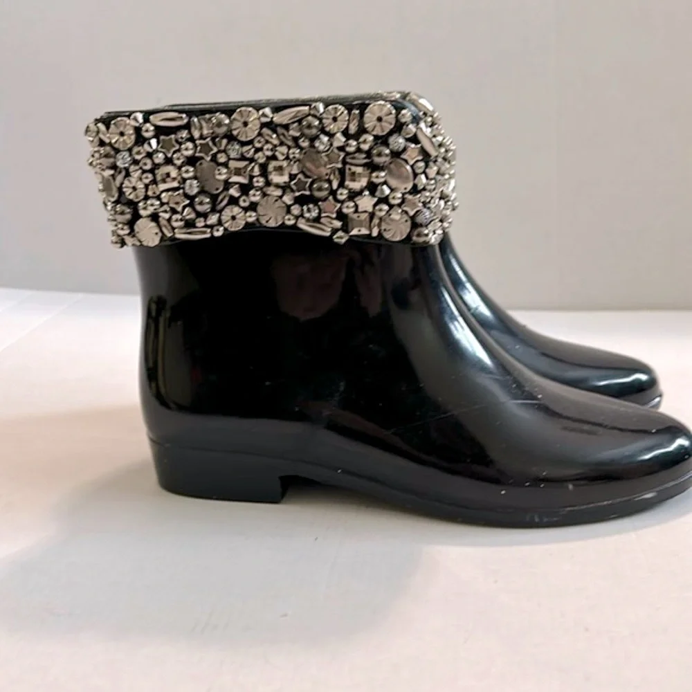 Women's Detailed Silver Strap with cool design ankle Rain Boots black/Silver 7